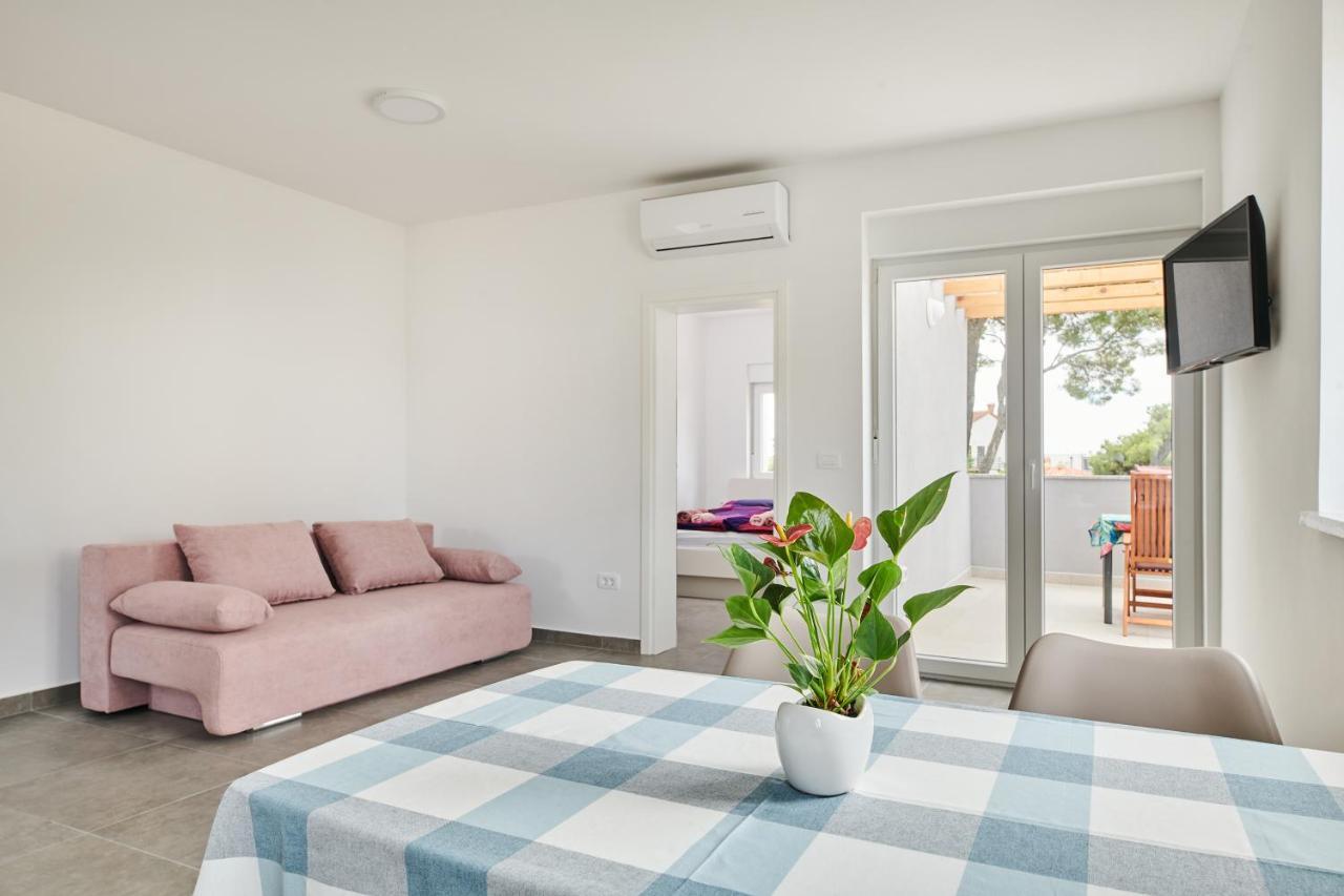 Apartmani Ivana Umag Exteriör bild