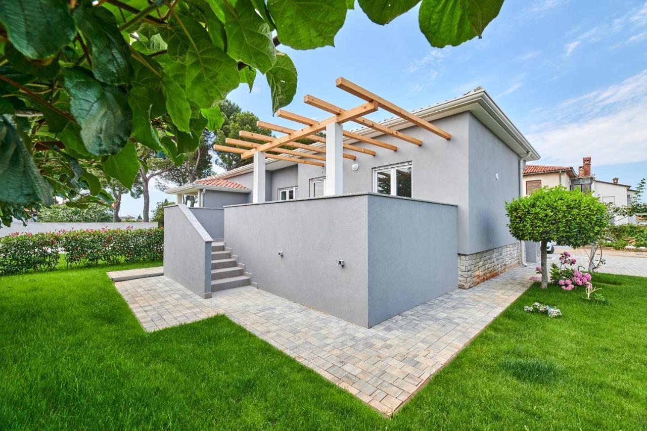 Apartmani Ivana Umag Exteriör bild